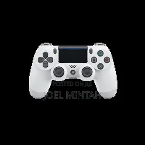 Playstation 4 (Includes 2 Pads and 7 Games)