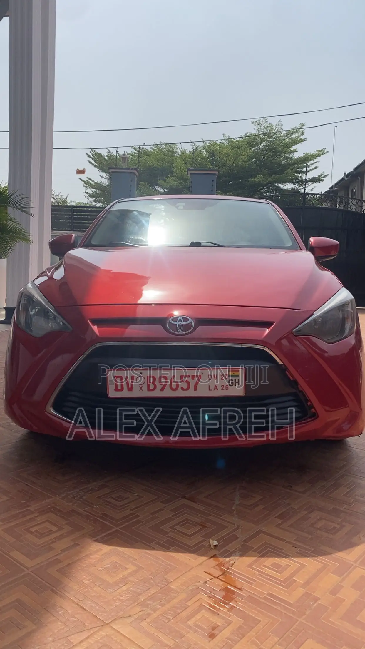 Toyota Yaris L Sedan 4dr 2019 Red