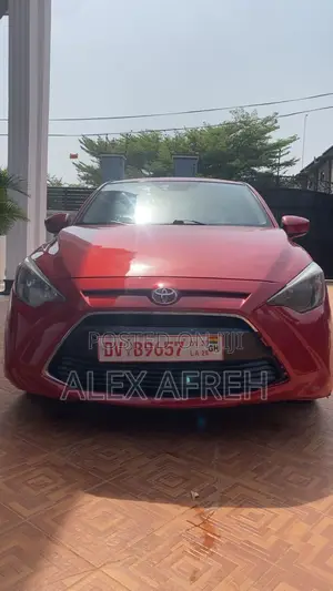 Toyota Yaris L Sedan 4dr 2019 Red