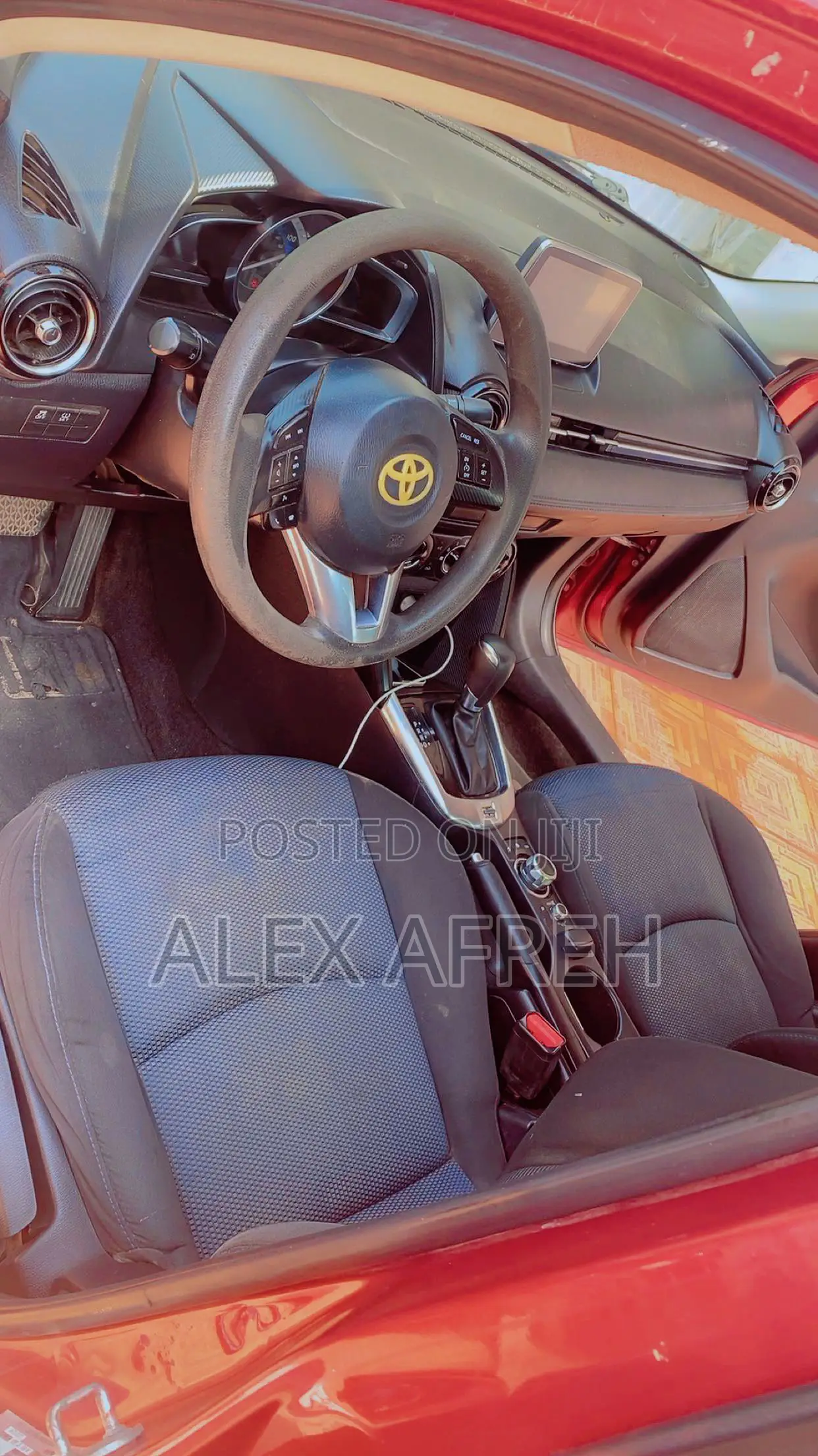 Toyota Yaris L Sedan 4dr 2019 Red