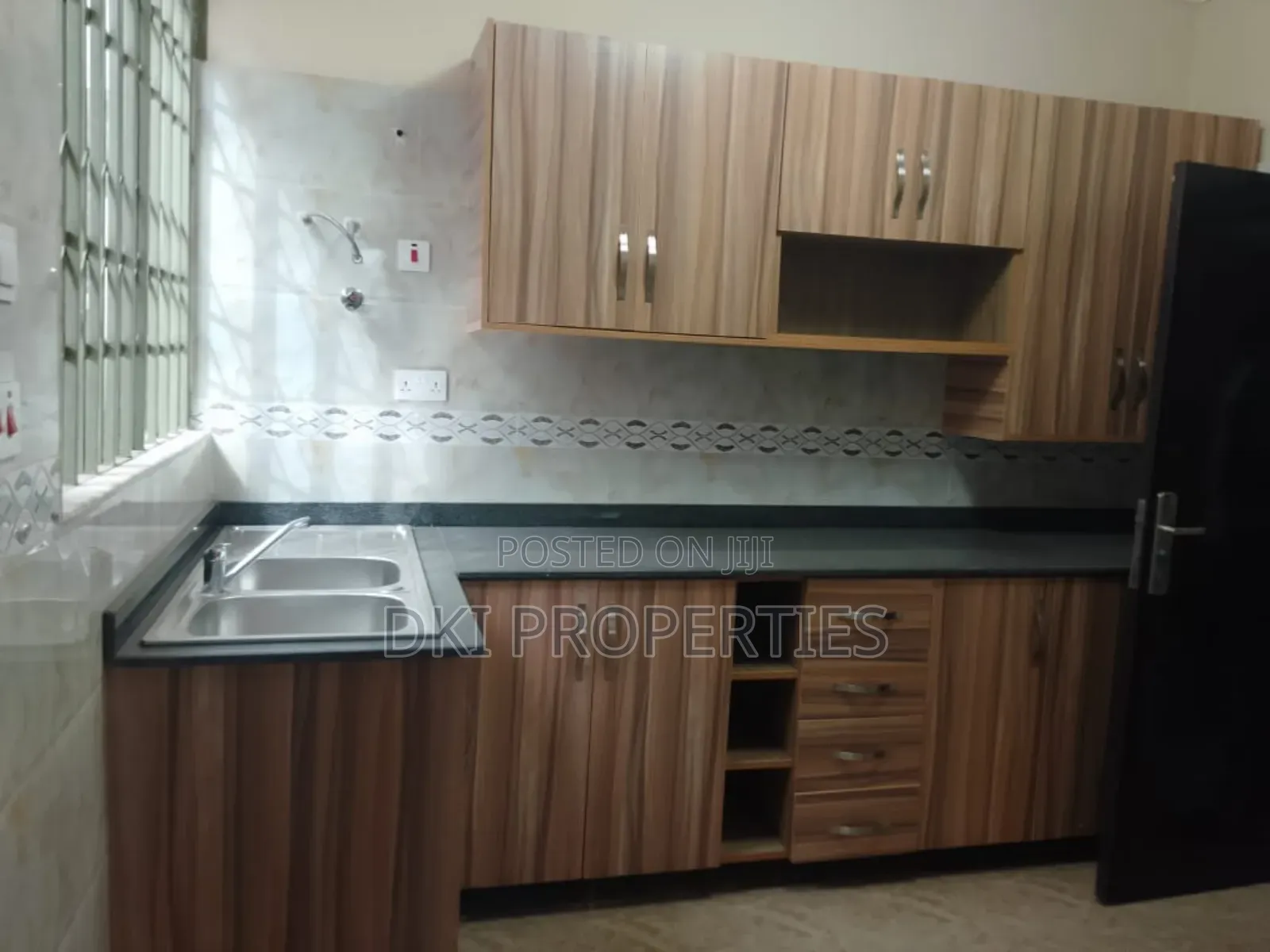 4bdrm House in Dki Properties, School Junction for rent