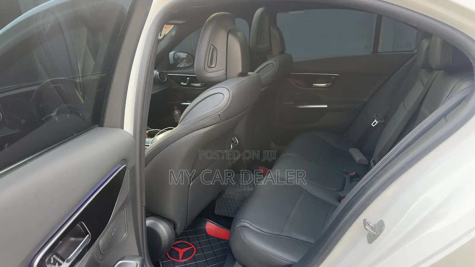 Mercedes-Benz C300 2024 White