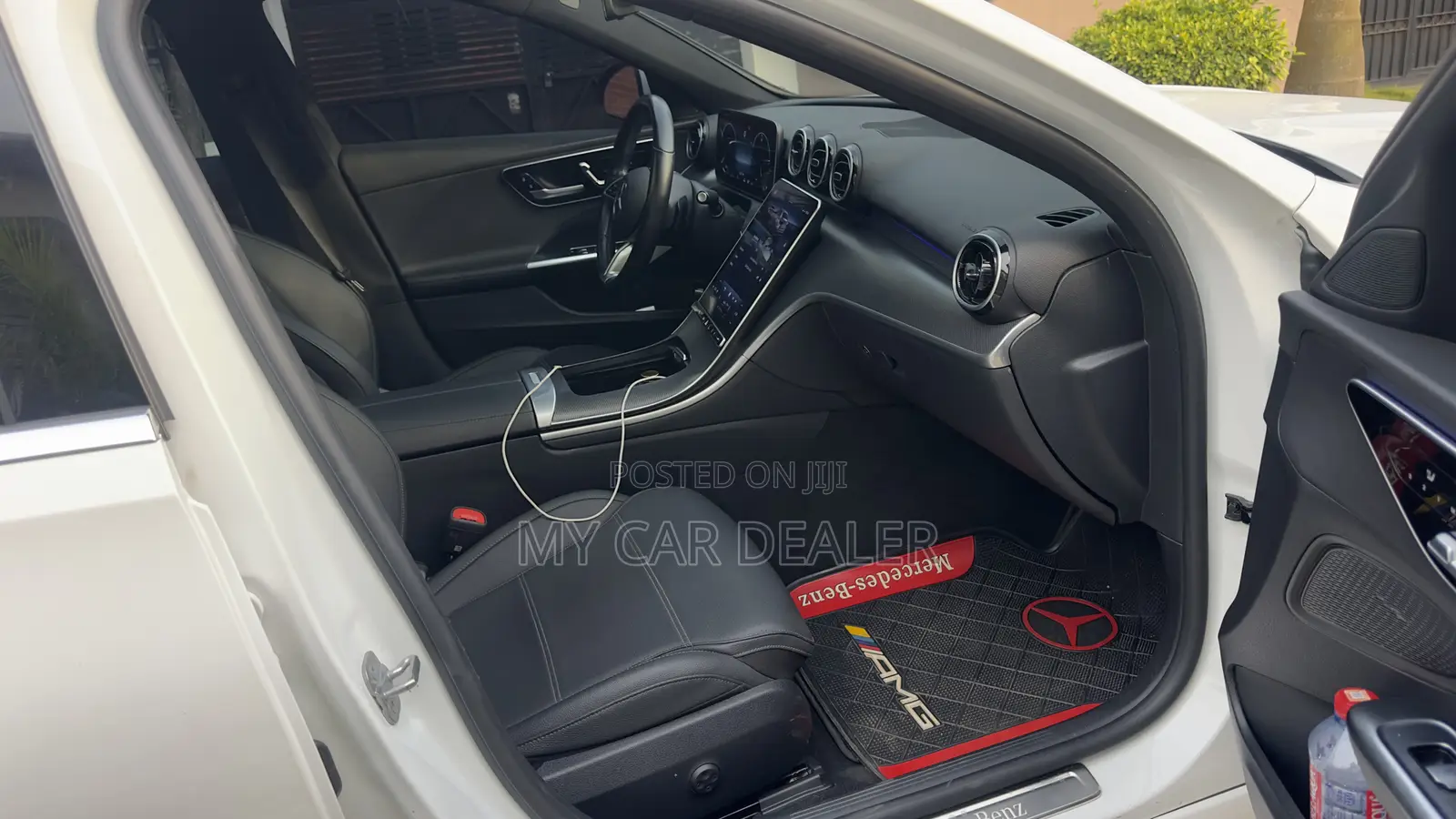 Mercedes-Benz C300 2024 White
