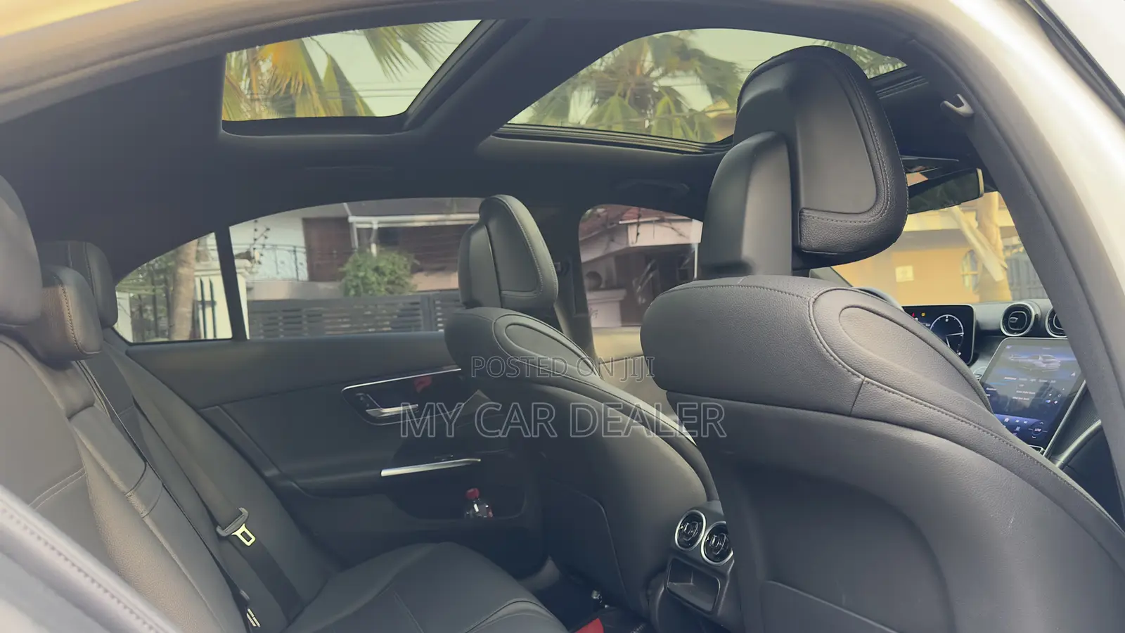 Mercedes-Benz C300 2024 White