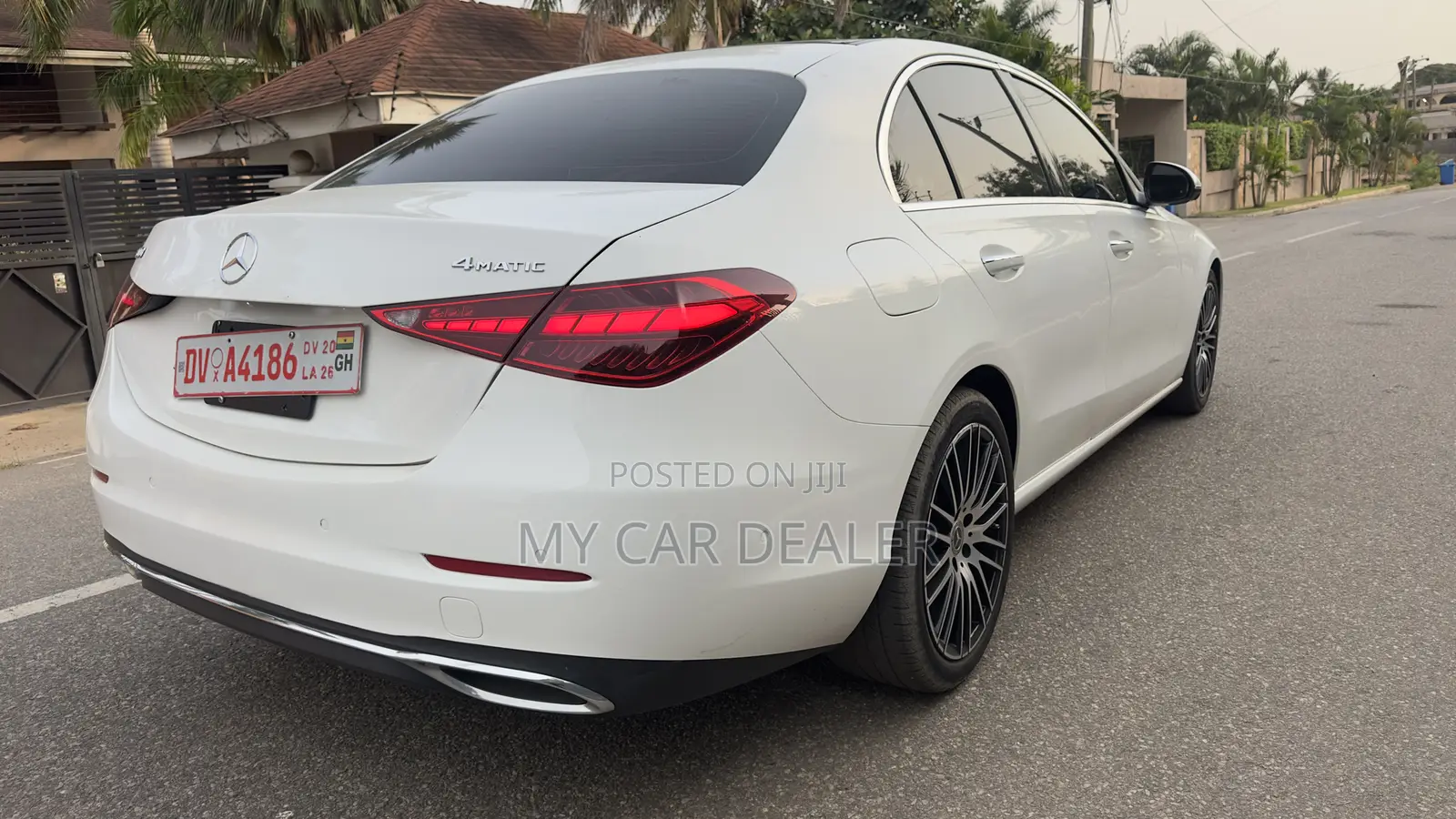 Mercedes-Benz C300 2024 White