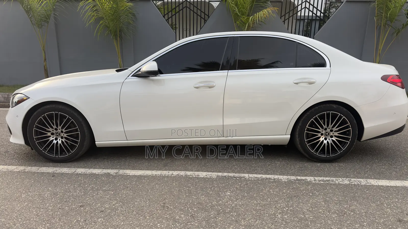 Mercedes-Benz C300 2024 White