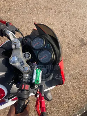 Honda CBR 2004 Red