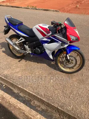 Honda CBR 2004 Red