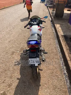 Honda CBR 2004 Red