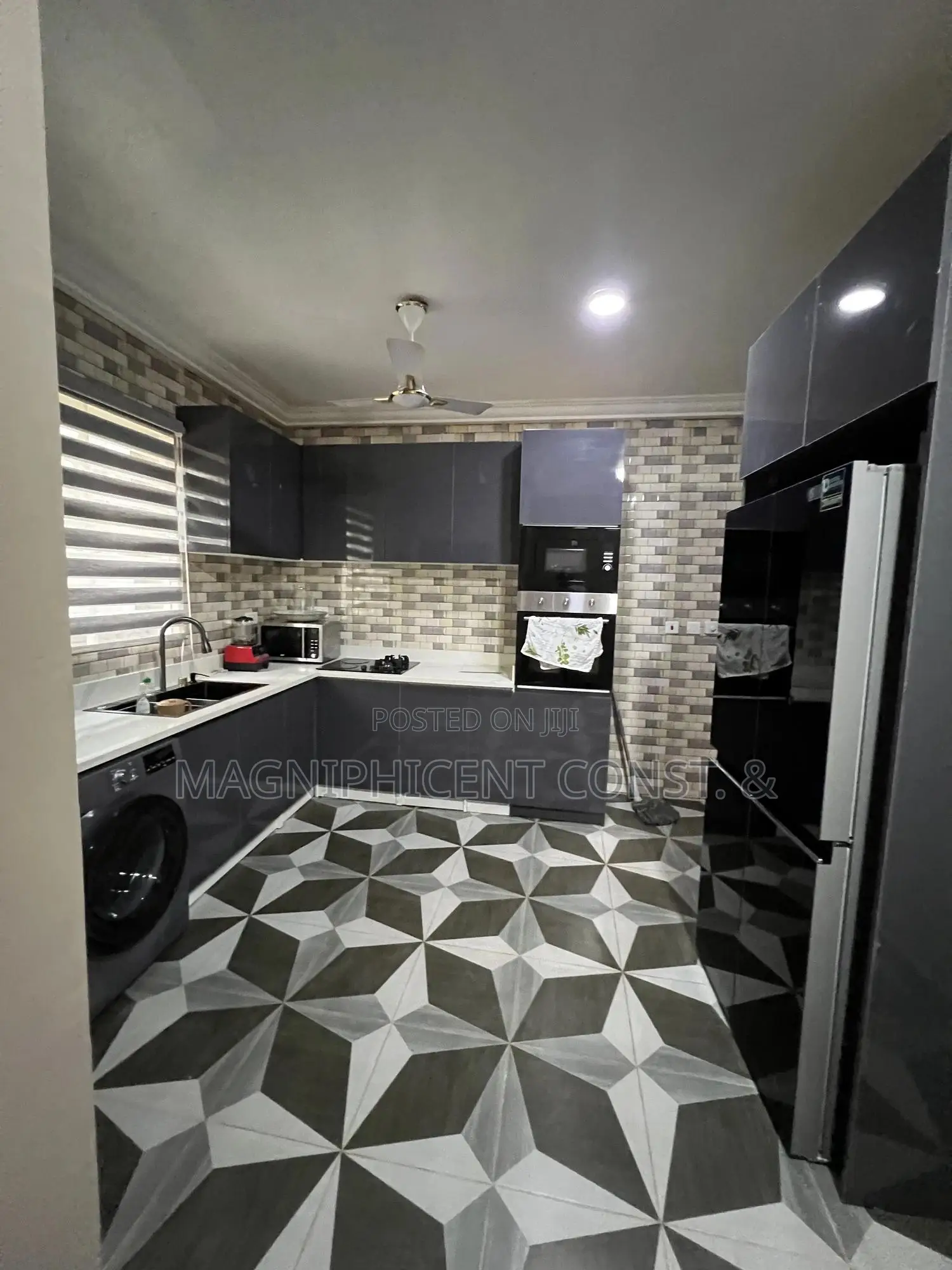 4bdrm Duplex in Magnificent Estate, Adenta for sale