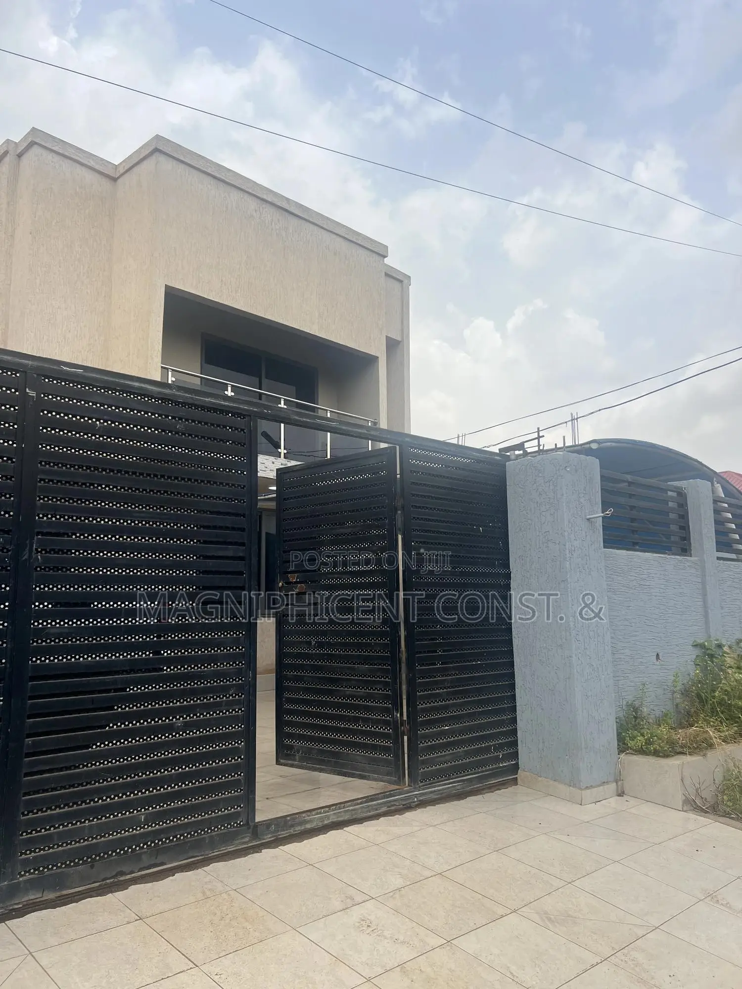 4bdrm Duplex in Magnificent Estate, Adenta for sale