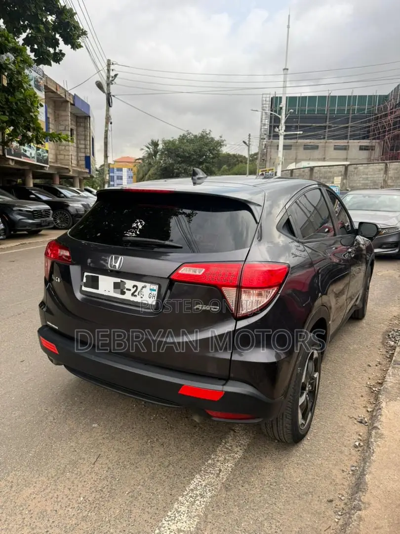 Honda HR-V 4dr SUV (1.5L 4cyl CVT) 2016 Gray