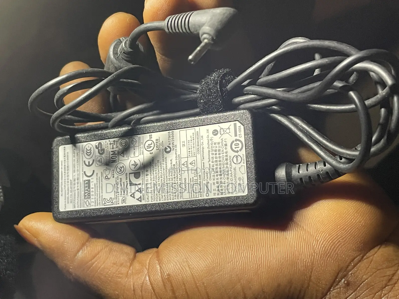 Samsung Laptop Charger/Adapter Small Pin 12v~3.33a