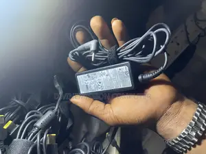 Samsung Laptop Charger/Adapter Small Pin 12v~3.33a
