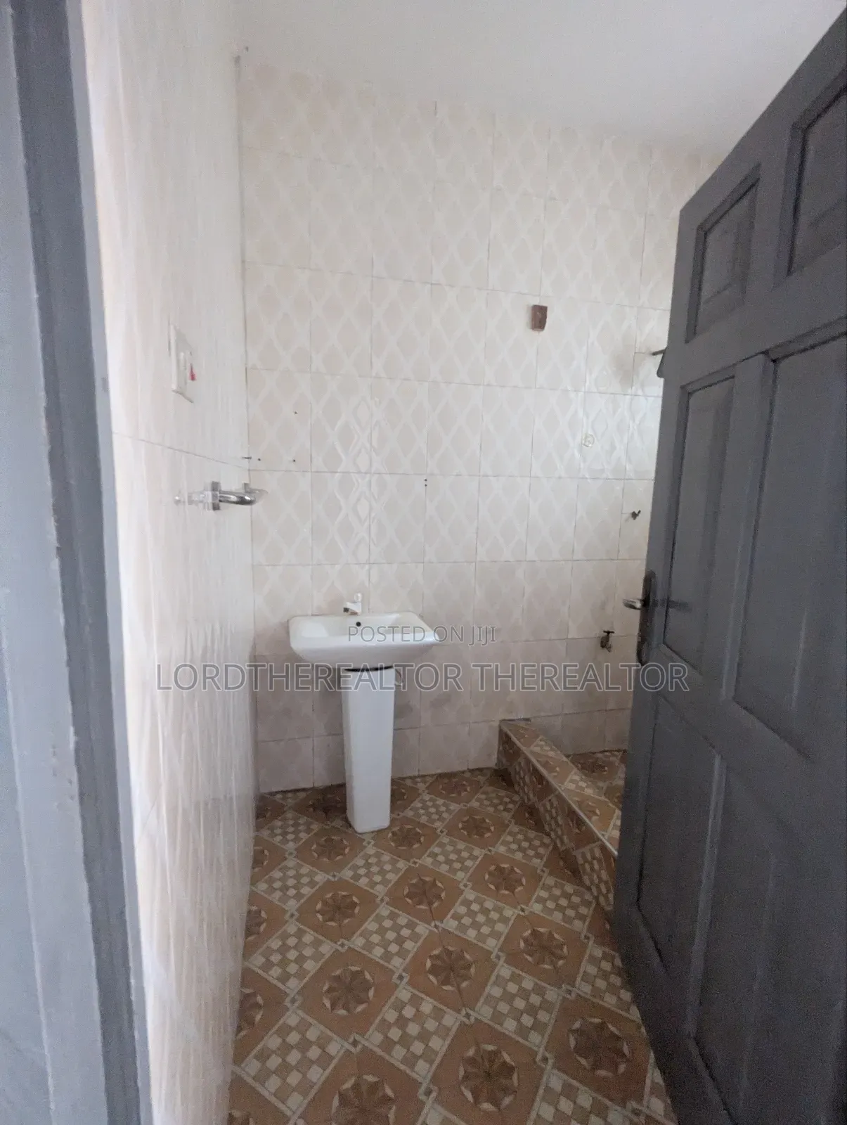 1bdrm Apartment in Olebu for rent