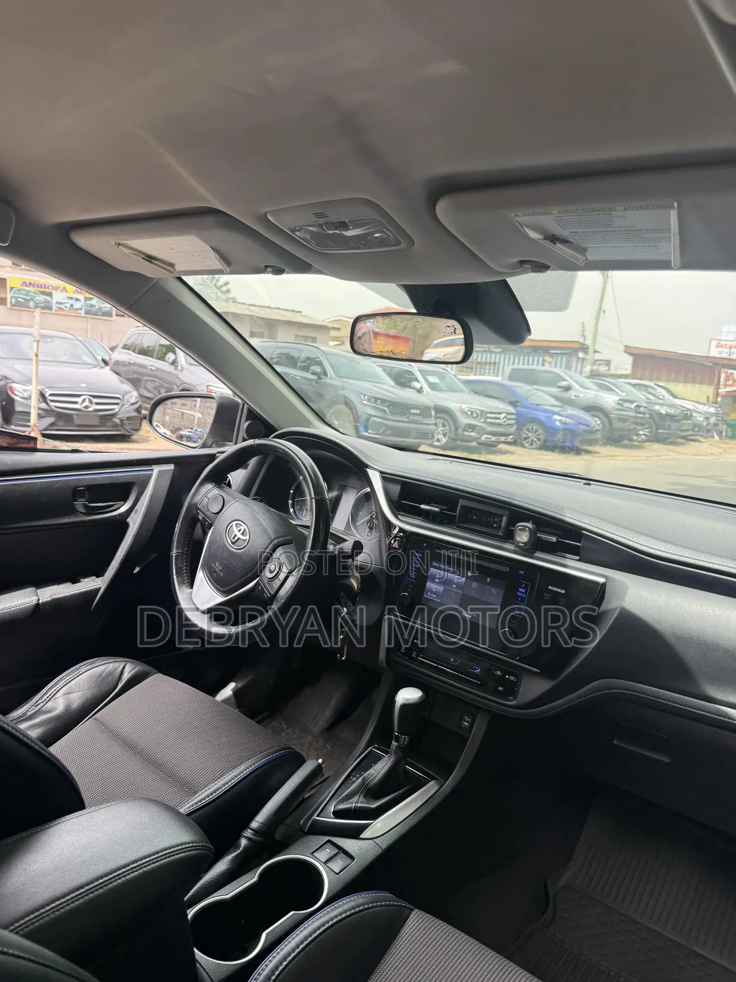 Toyota Corolla SE 4dr Sedan (1.8L 4cyl CVT) 2017 Brown