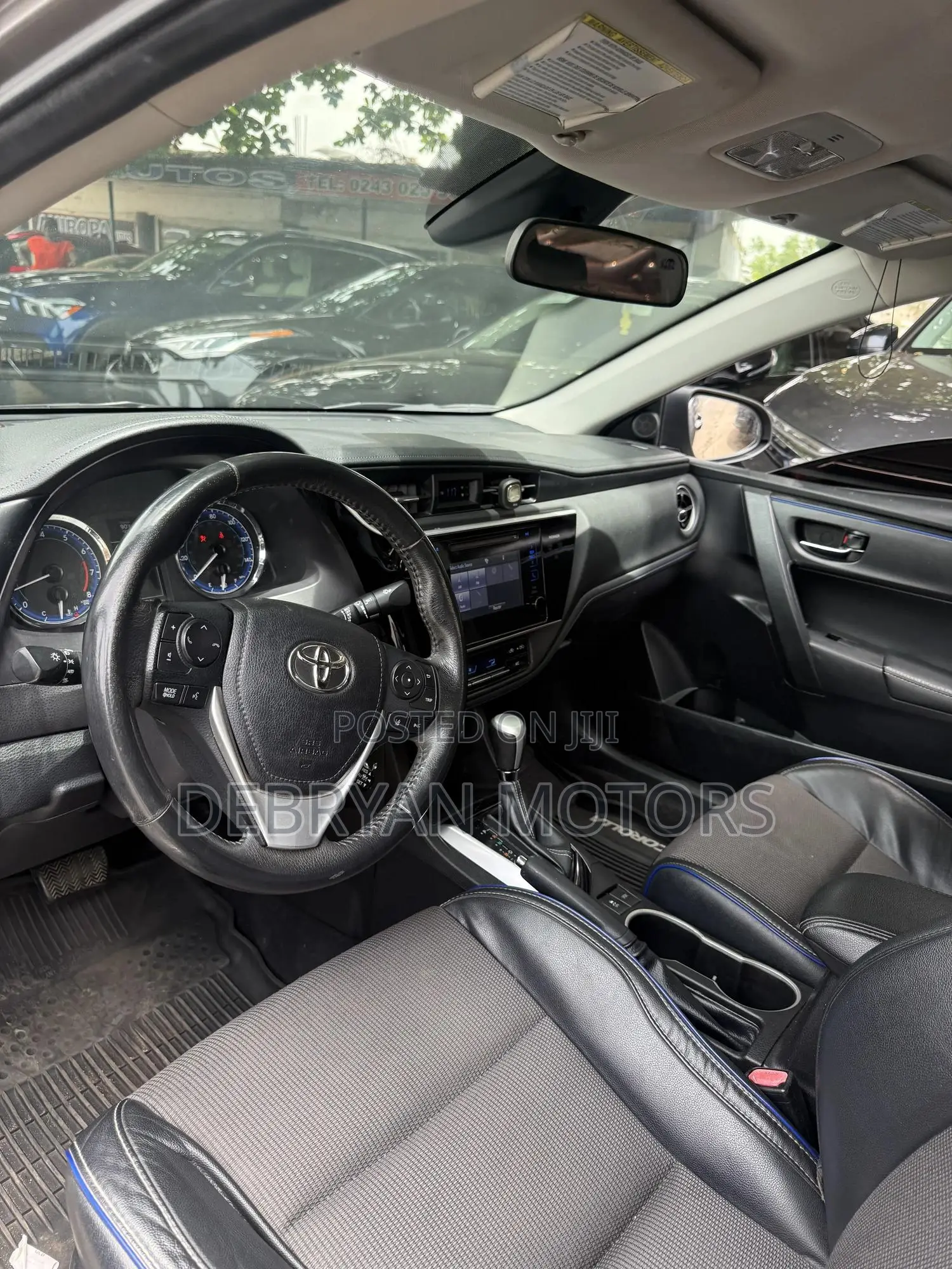 Toyota Corolla SE 4dr Sedan (1.8L 4cyl CVT) 2017 Brown