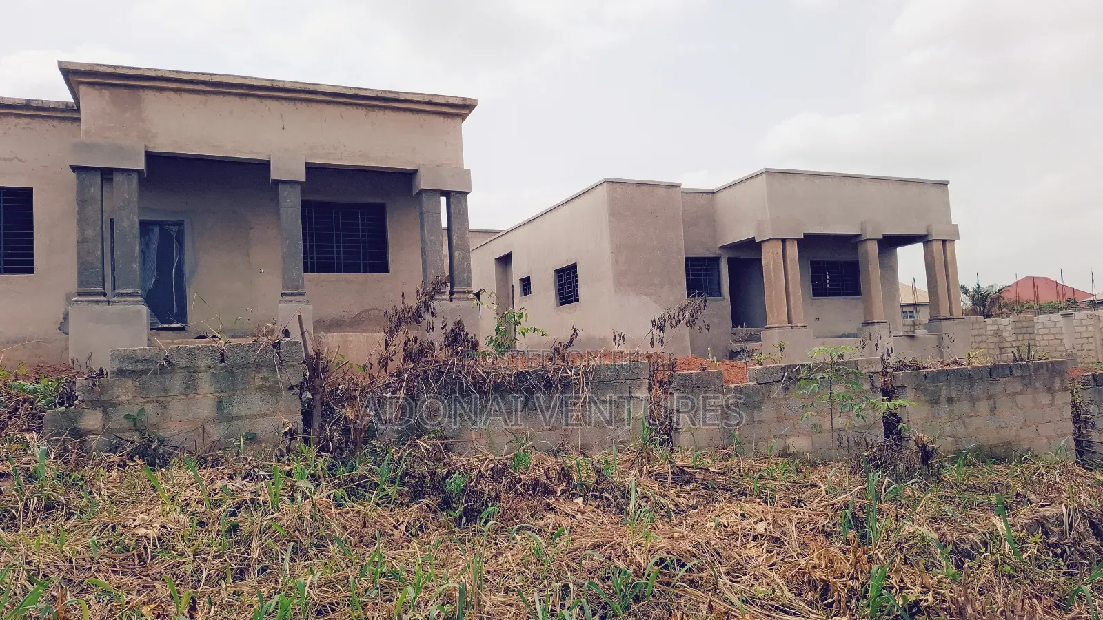 13bdrm House in Sokoban Bekwamin, Kumasi Metropolitan for sale