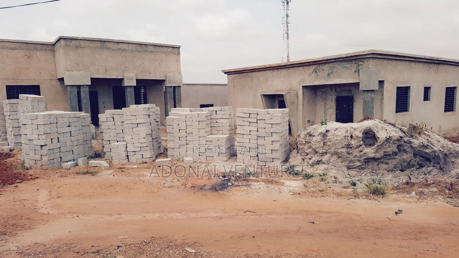 13bdrm House in Sokoban Bekwamin, Kumasi Metropolitan for sale