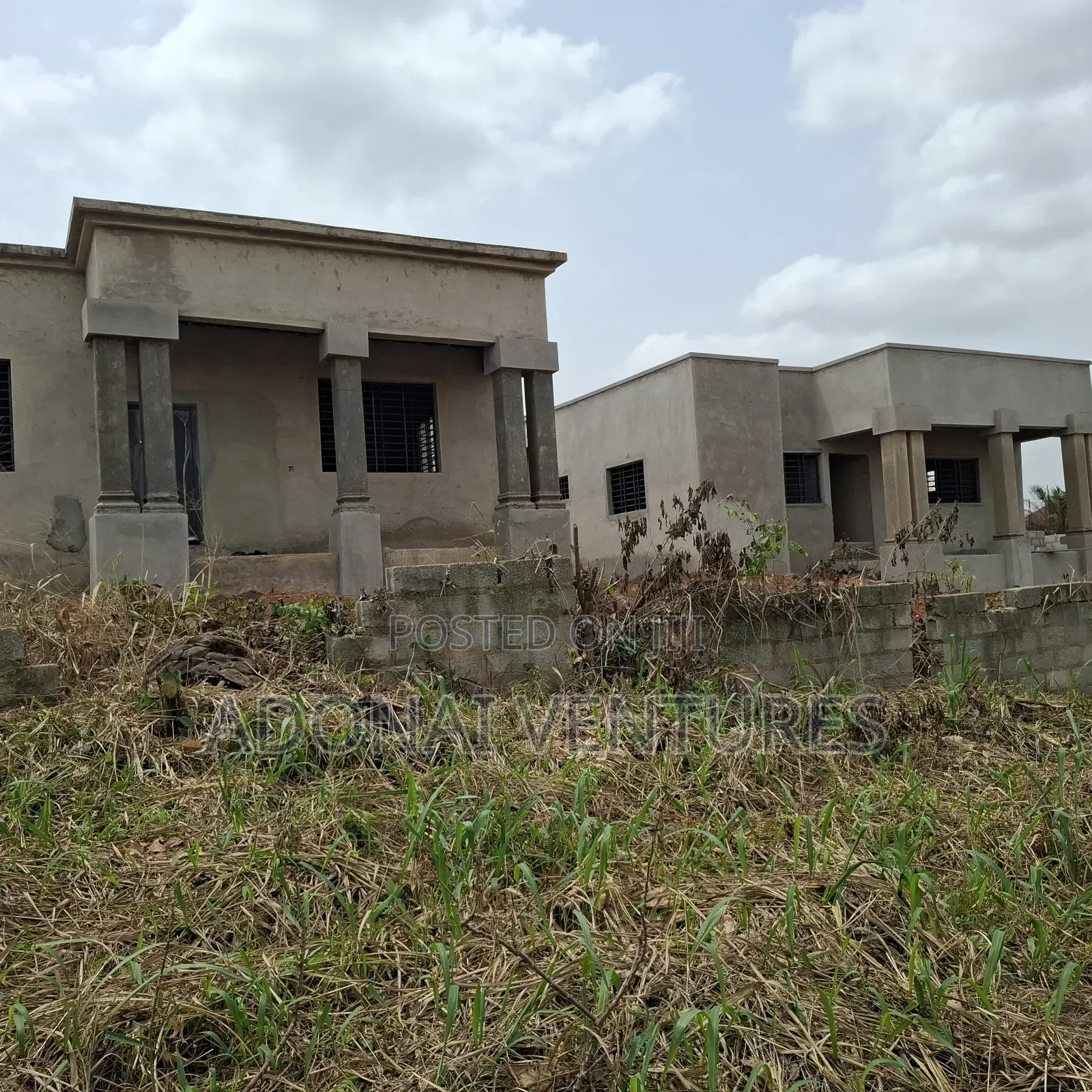 13bdrm House in Sokoban Bekwamin, Kumasi Metropolitan for sale