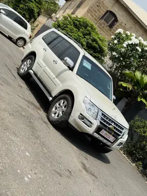 Mitsubishi Pajero 2020 White