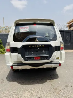 Mitsubishi Pajero 2020 White