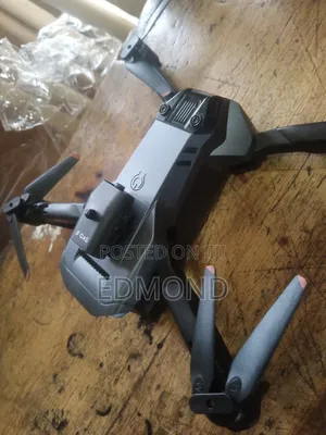 Foldable Wifi Drone ,Three Batteries and Far Distance