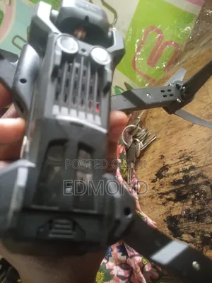 Foldable Wifi Drone ,Three Batteries and Far Distance