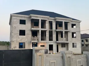 16bdrm Apartment in Ejisu for sale