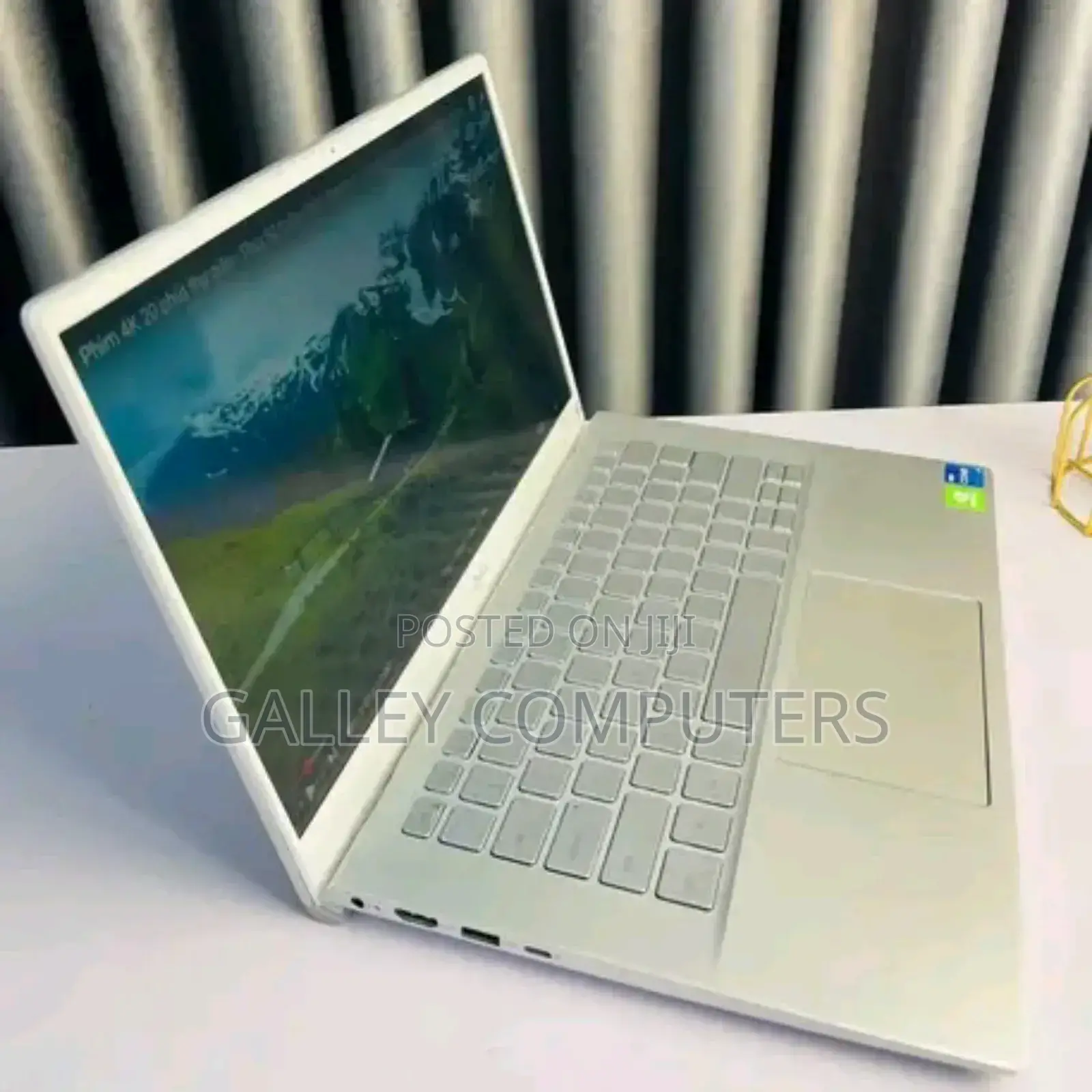 New Laptop Dell Inspiron 15 16GB Intel Core i5 SSHD (Hybrid) 512GB