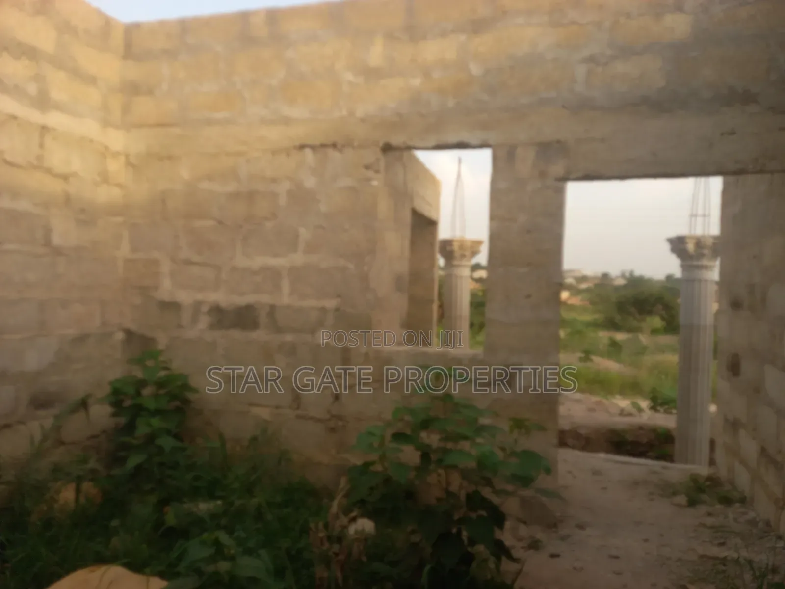 6 Bedrooms House for Sale at Abira ( Kenyasi Road)