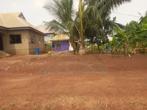 Plot for Sale at Pakyi No 2. ( Near the Main Highway)
