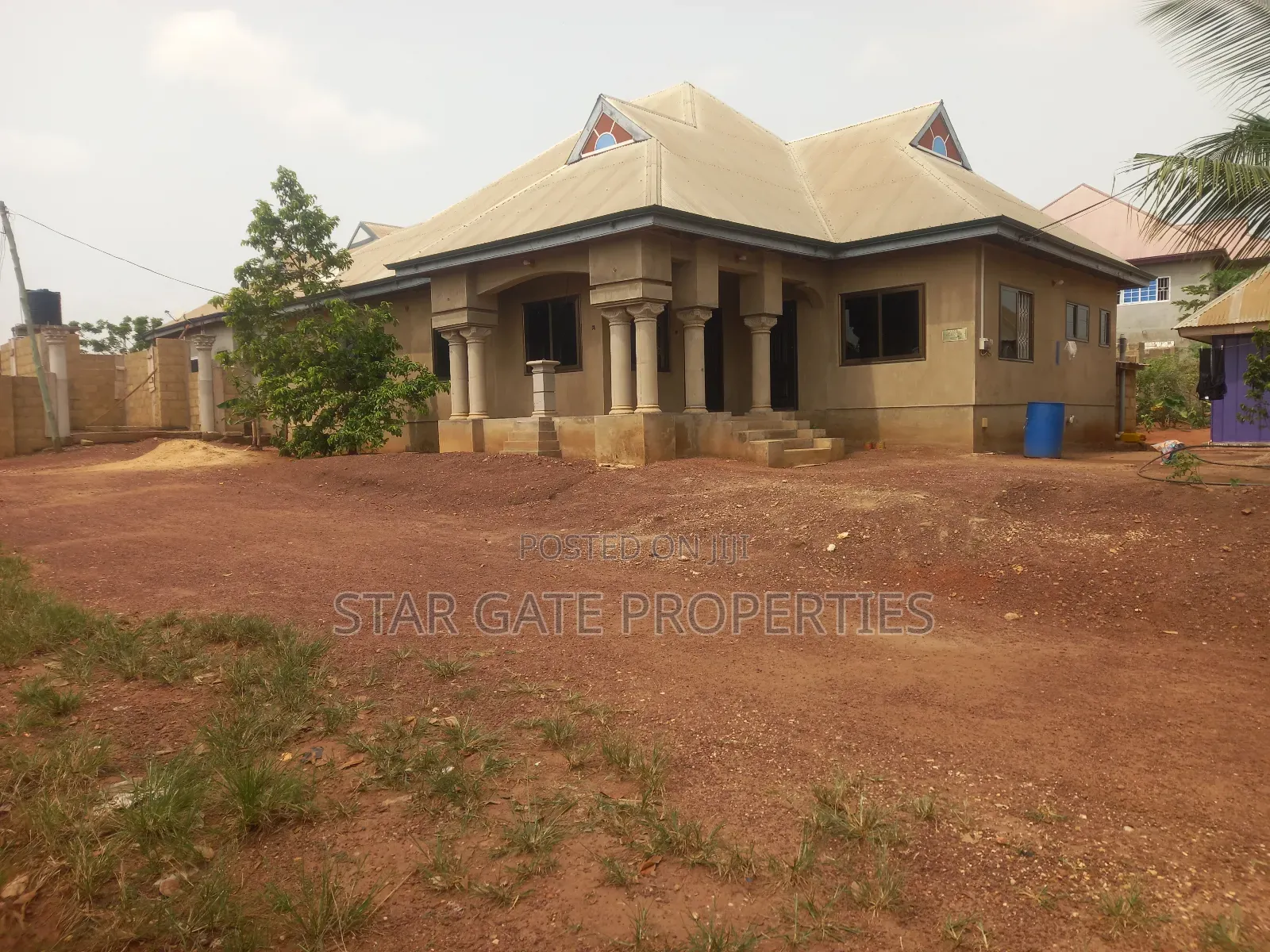 Plot for Sale at Pakyi No 2. ( Near the Main Highway)