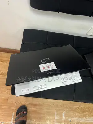 New Laptop Fujitsu Lifebook A1220 8GB Intel Core i3 HDD 320GB