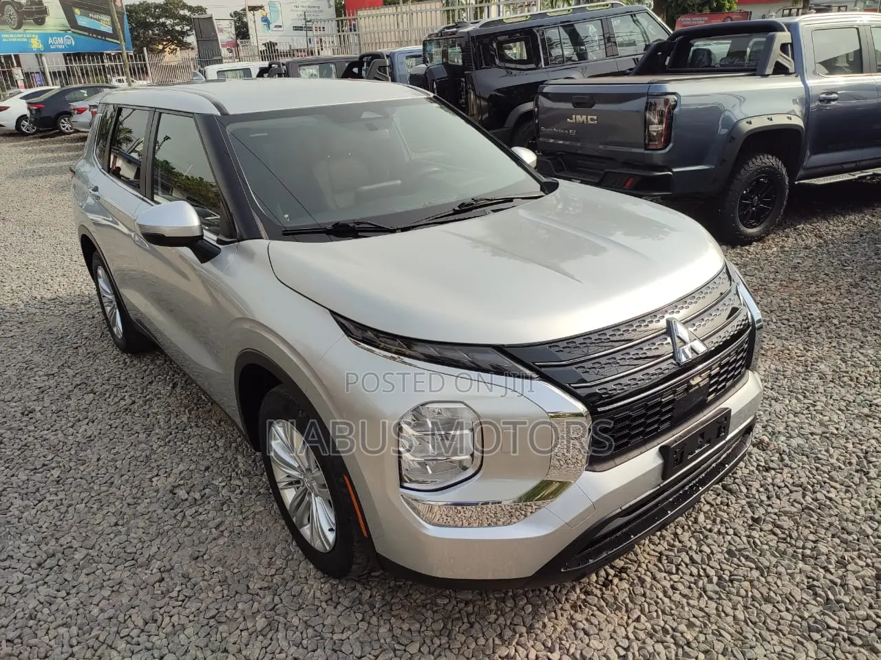 Mitsubishi Outlander SE 2022 Silver