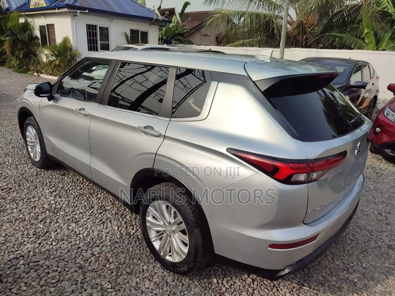 Mitsubishi Outlander SE 2022 Silver