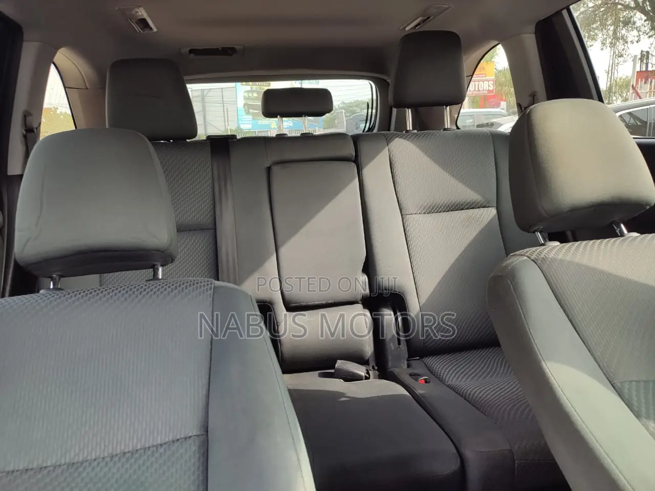 Toyota Highlander LE 2019 Brown
