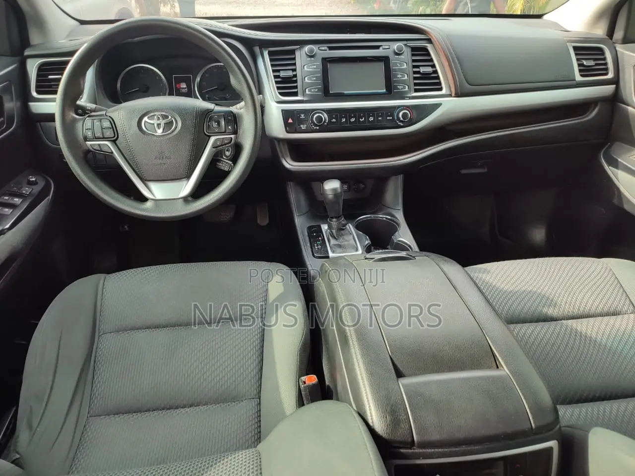Toyota Highlander LE 2019 Brown