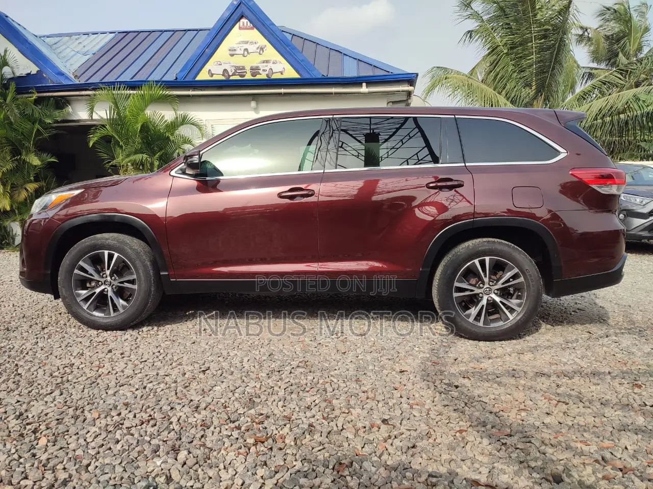 Toyota Highlander LE 2019 Brown
