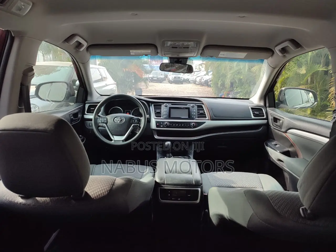 Toyota Highlander LE 2019 Brown