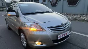 Toyota Belta 2010 Gold