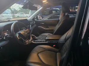 Toyota Highlander Platinum FWD 2023 Black
