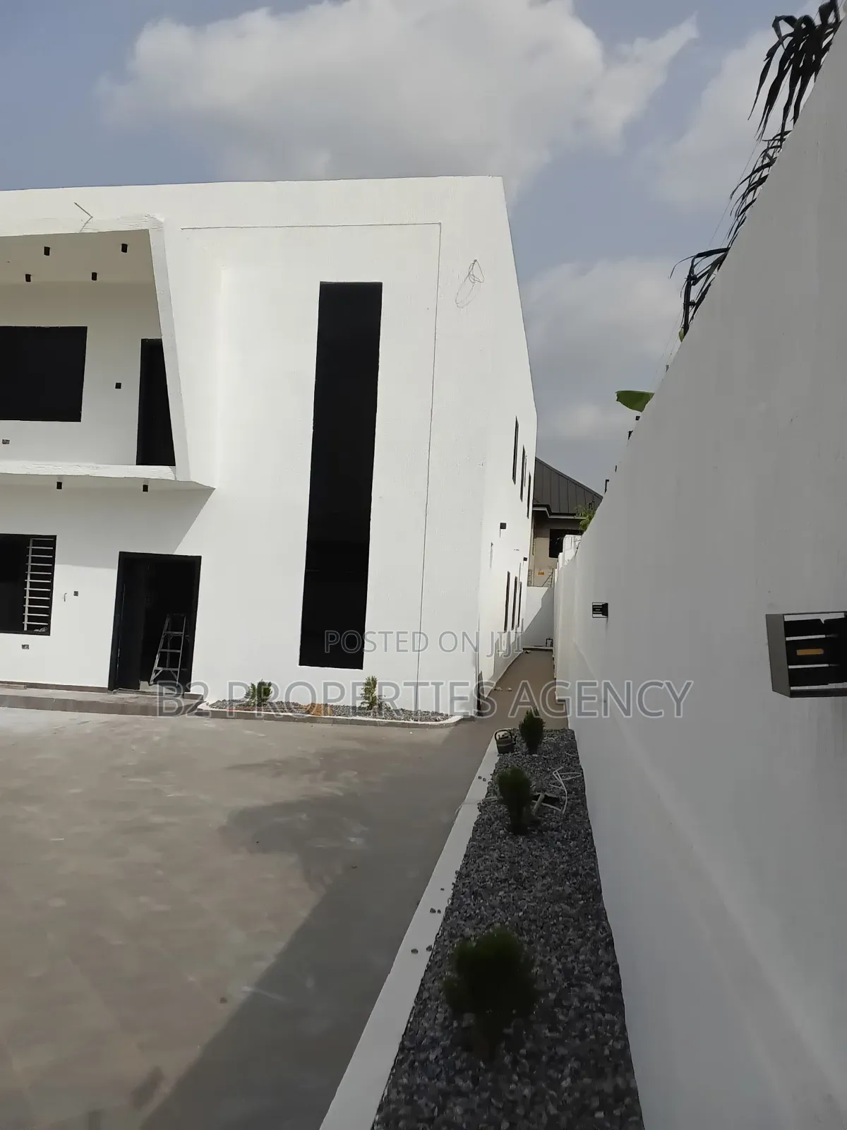 Furnished 6bdrm Mansion in B2 Properties Agency, Kumasi Metropolitan
