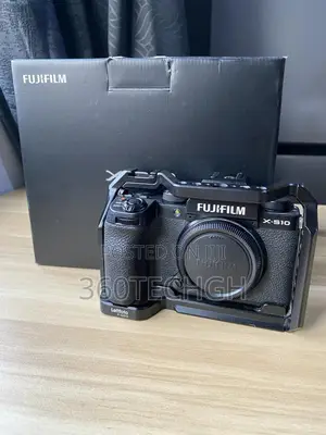 Fujifilm X-S10