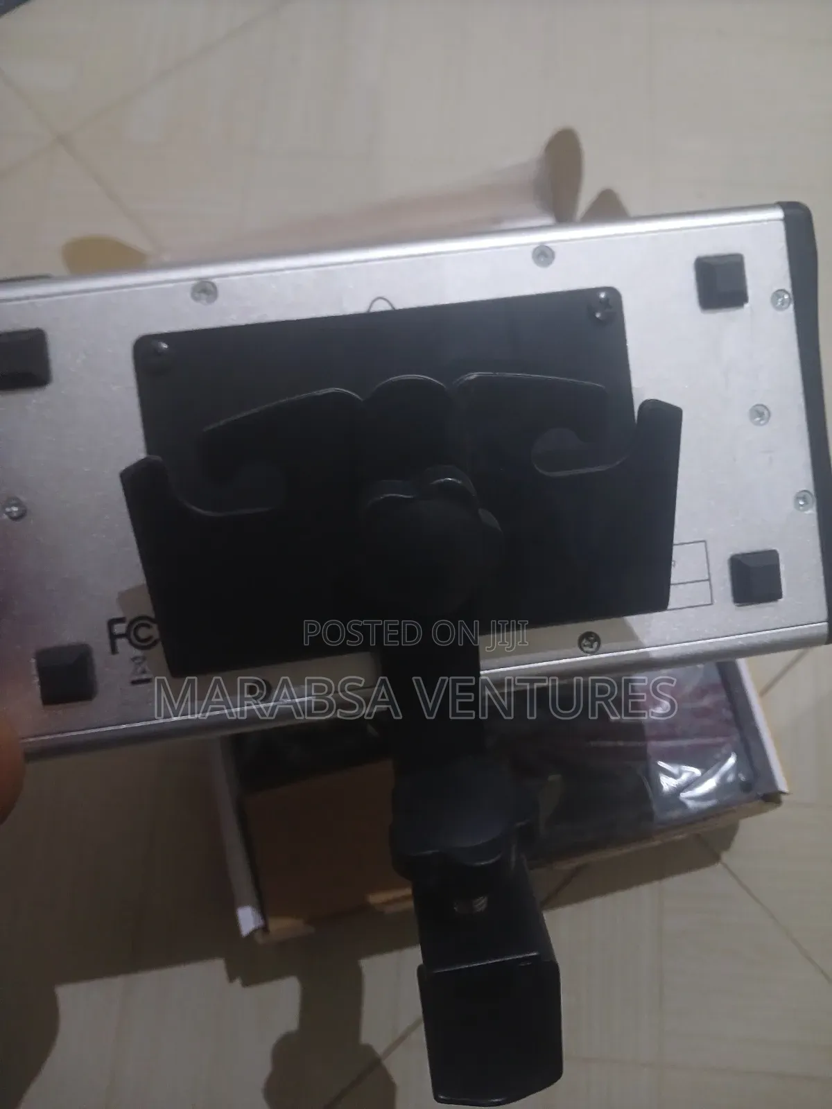 Behringer Powerplay P-16 M (Mounting Bracket For P16-m)