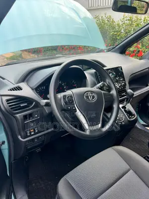 Toyota Voxy SV Premium 2014 Green