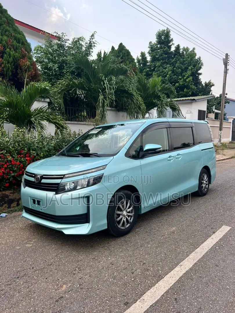 Toyota Voxy SV Premium 2014 Green