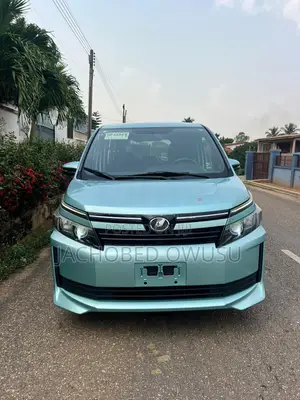 Toyota Voxy SV Premium 2014 Green