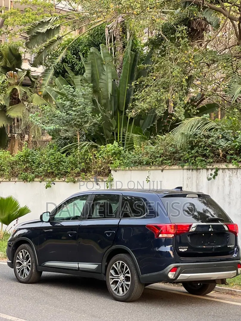 Mitsubishi Outlander 2017 Black