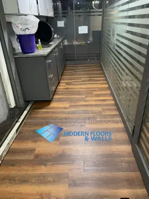 Vinyl Floor Installer